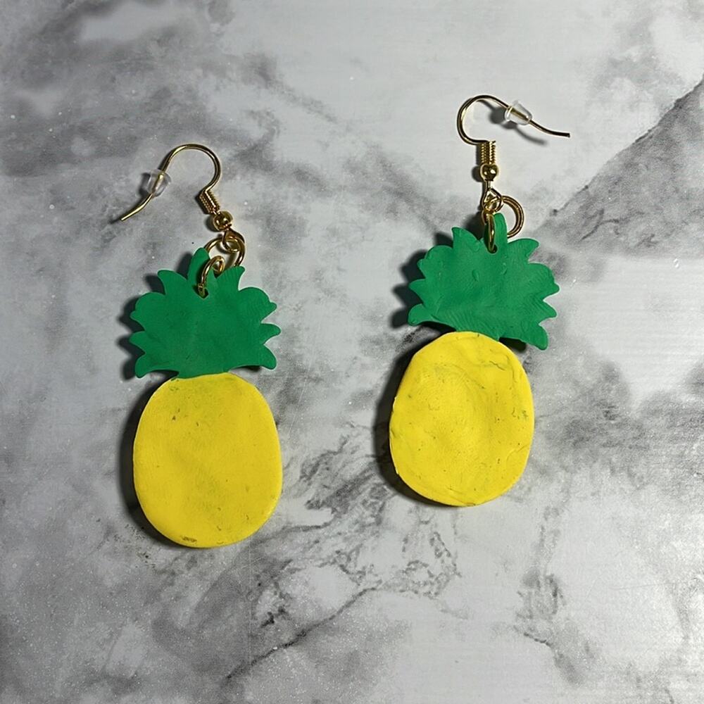 Handcrafted Pineapple Earrings With Gold Hardware NWOT - Picture 4 of 4